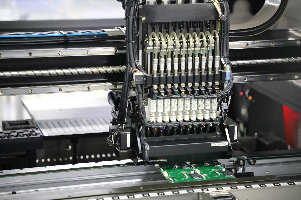 SMT打樣與批量生產(chǎn)的區(qū)別與優(yōu)缺點有哪些?SMT打樣與批量生產(chǎn)的區(qū)別與優(yōu)缺點